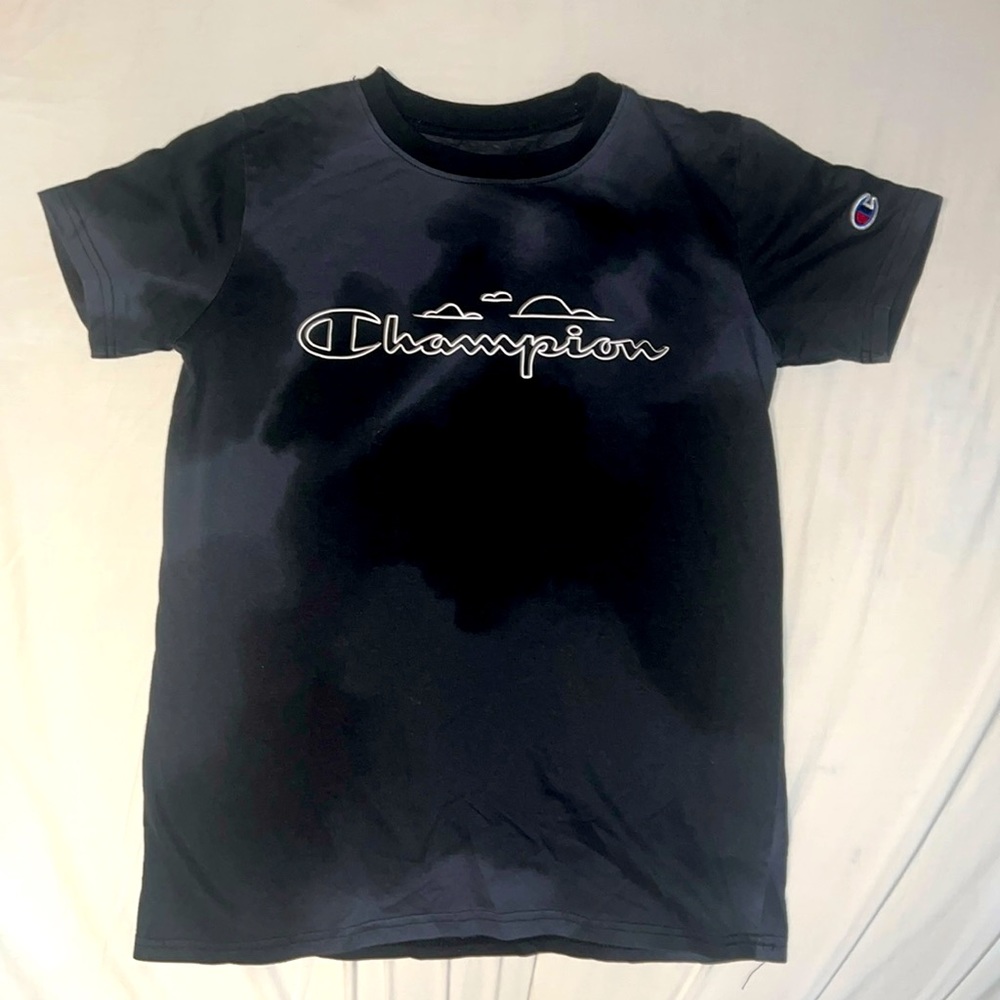 BOYS CHAMPION T-SHIRT , COLOR BLAKC AND DARK GREY TYE DYE , SIZE BOYS LARGE